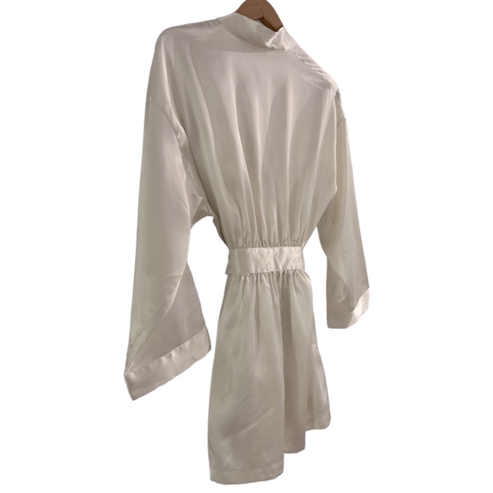 Victoria’s Secret Robe with side pockets. - Picture 4 of 6